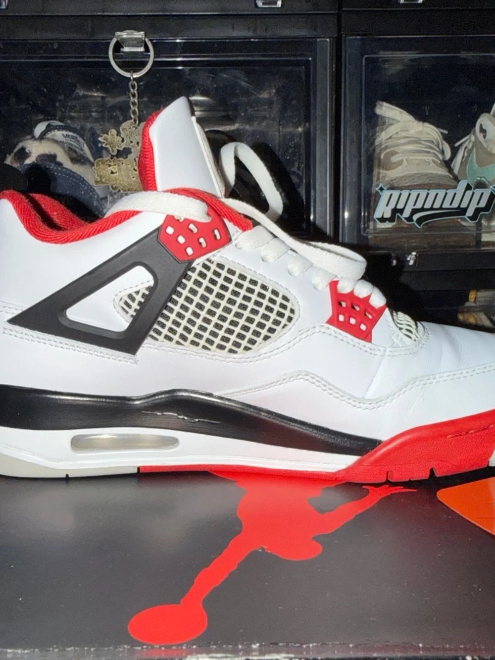 Jordan 4 fire red 2020